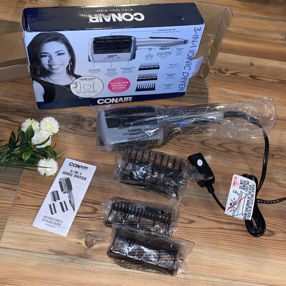NIB  Conair 1875 Watt 3-in-1 Ionic Hair Dryer  Ionic Technology 3 attachments